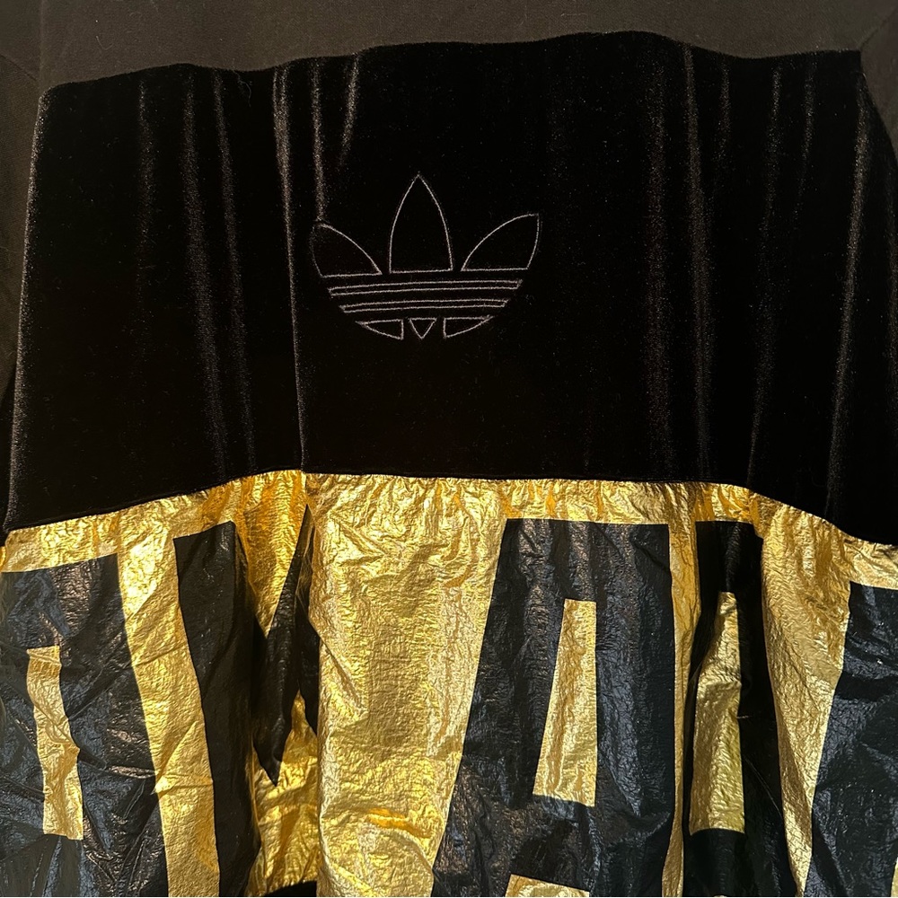 Adidas Classic - Picture 2 of 3